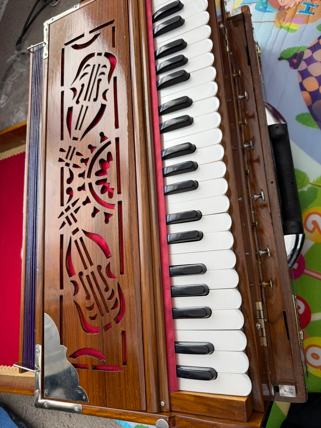 Calcutta Musical Depot Harmonium - photo 3