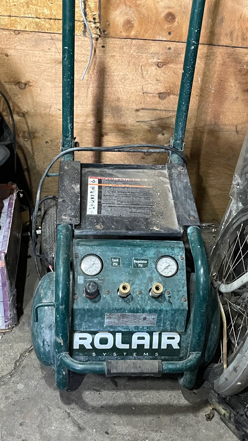Rolair Air Compressor - photo 2