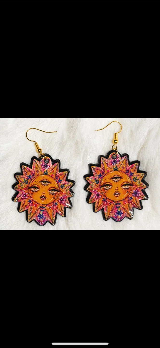 One of a kind Sun earrings 🌞