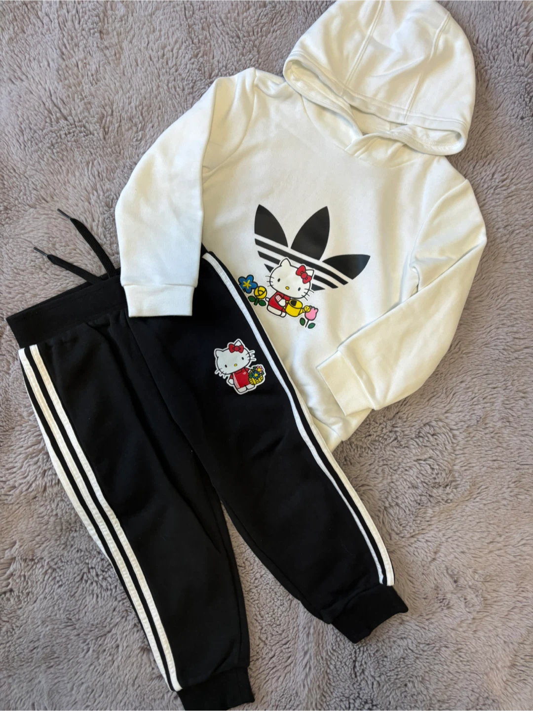 Adidas Hello Kitty Set 4T