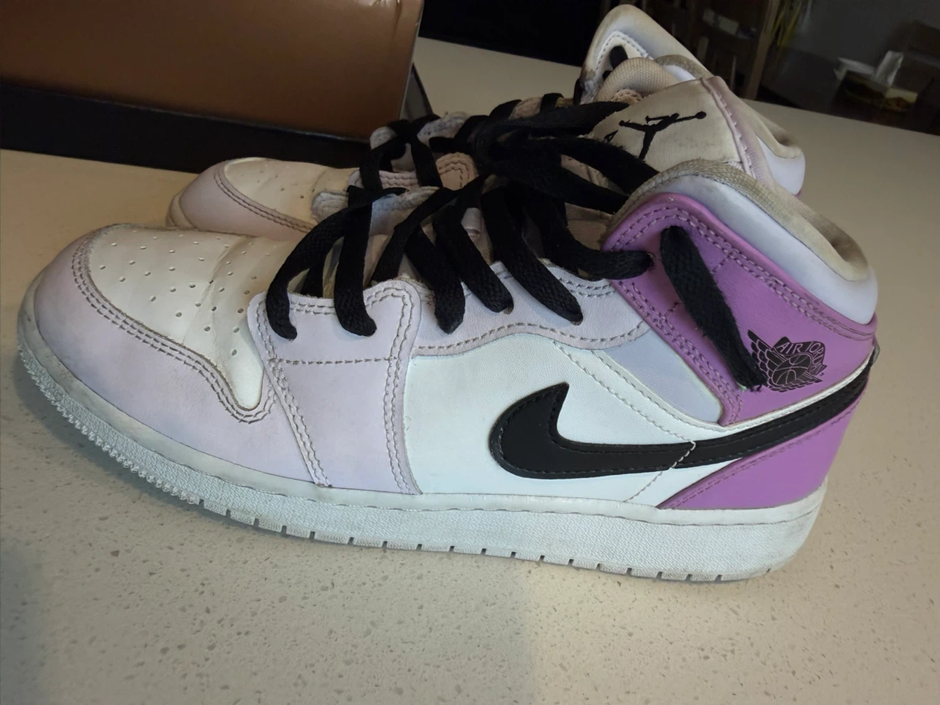 Air Jordan 1 Mid White/Violet