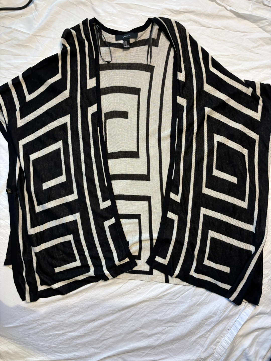 Forever 21 Black and White Patterned Kimono