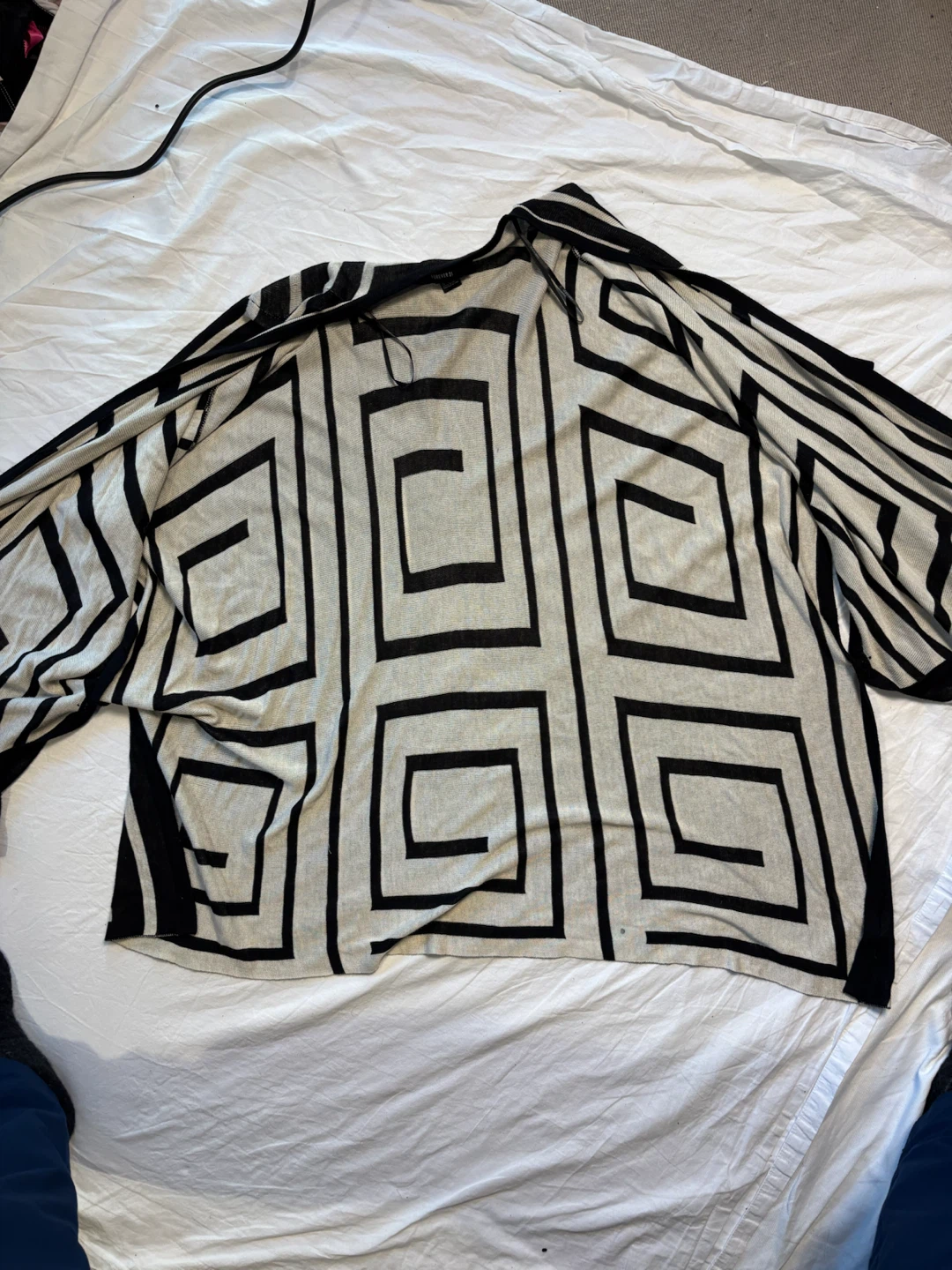 Forever 21 Black and White Patterned Kimono - photo 2