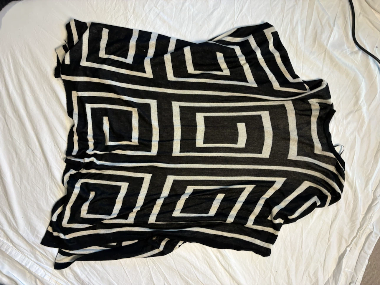 Forever 21 Black and White Patterned Kimono - photo 4