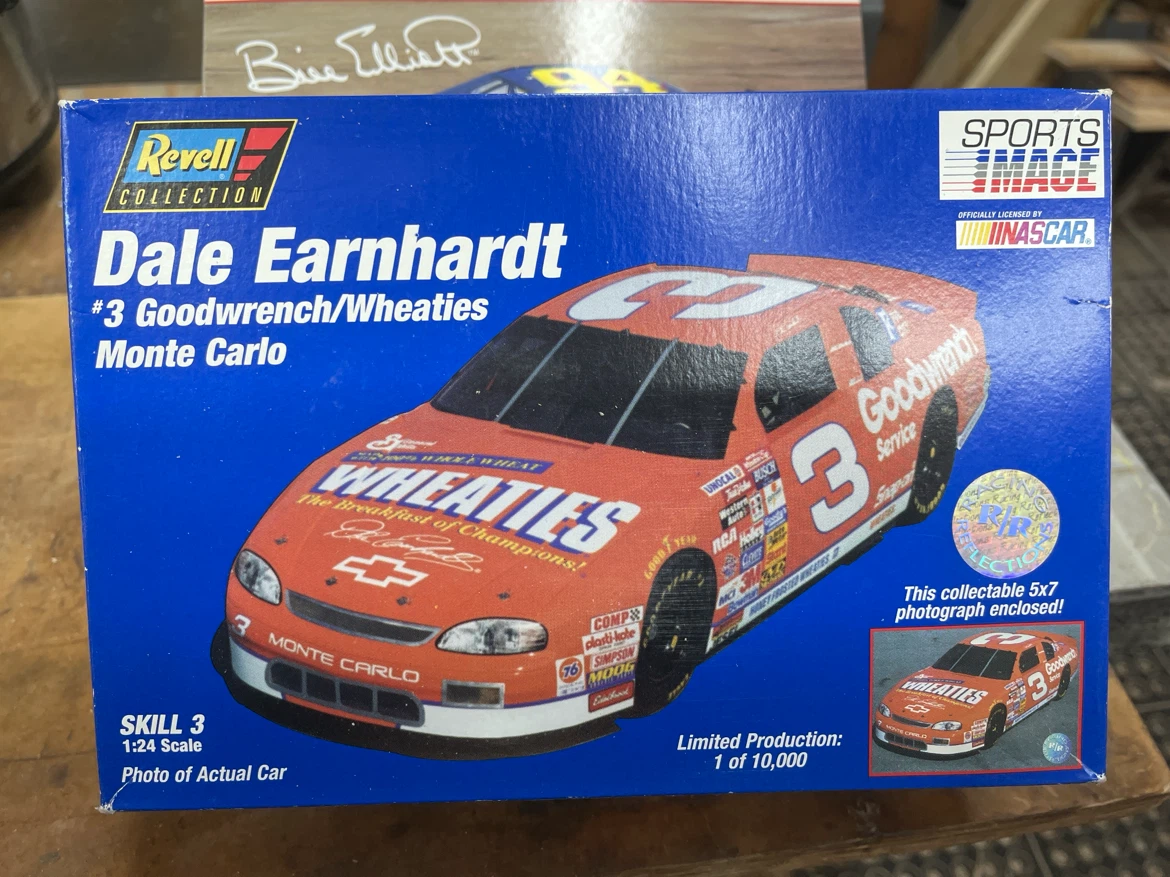 Set of 4 NASCAR Model Car Kits - photo 4