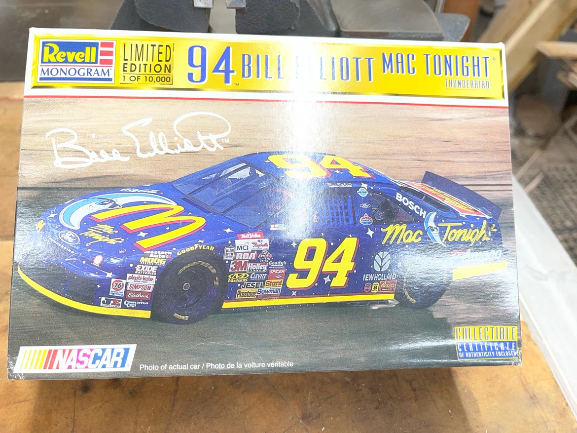 Set of 4 NASCAR Model Car Kits - photo 5
