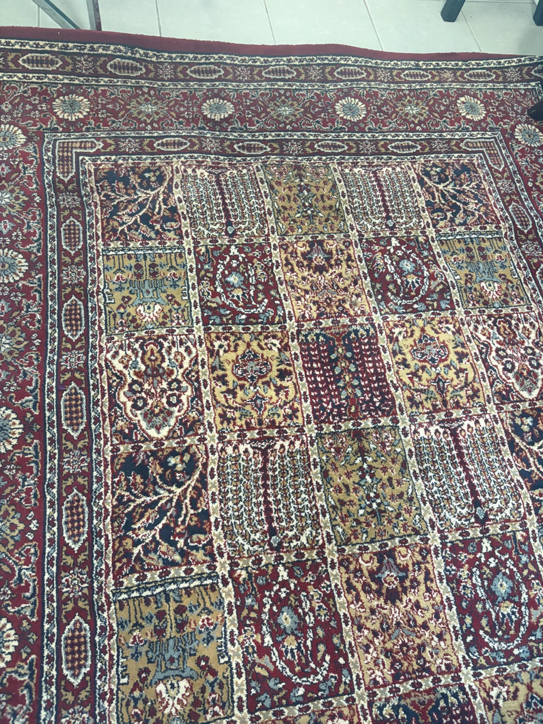 Traditional Persian-style rug - photo 2