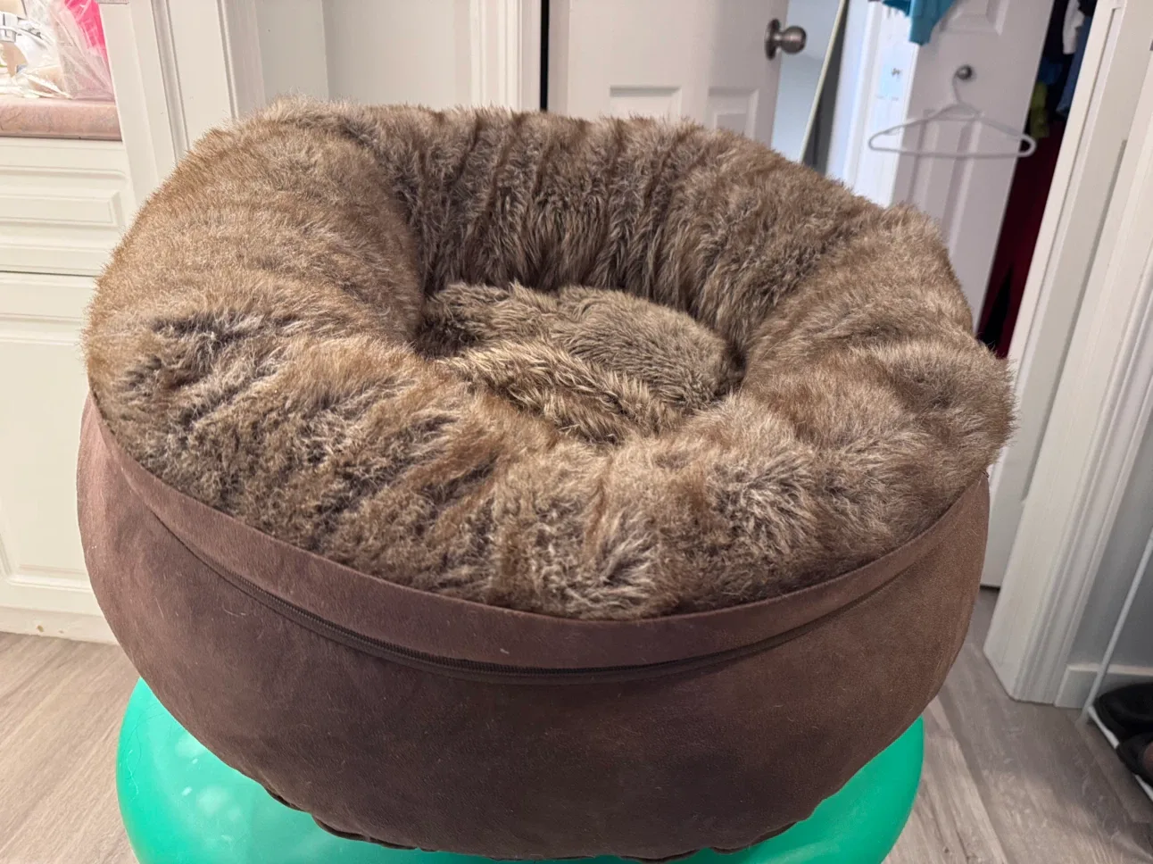 Dallas Manufacturing Co. Round Plush Dog Bed