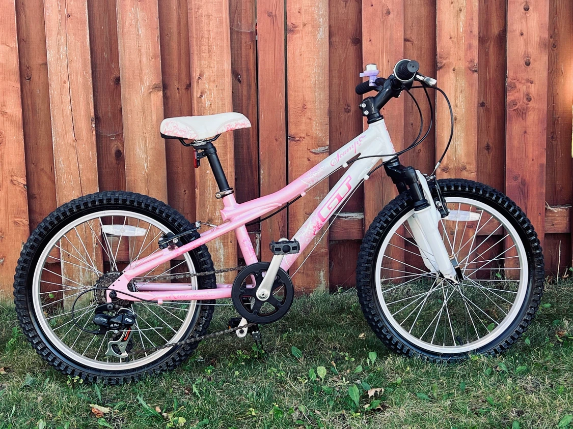 20" GT Scamp Girls' Mountain Bike – New Grips & Shifter