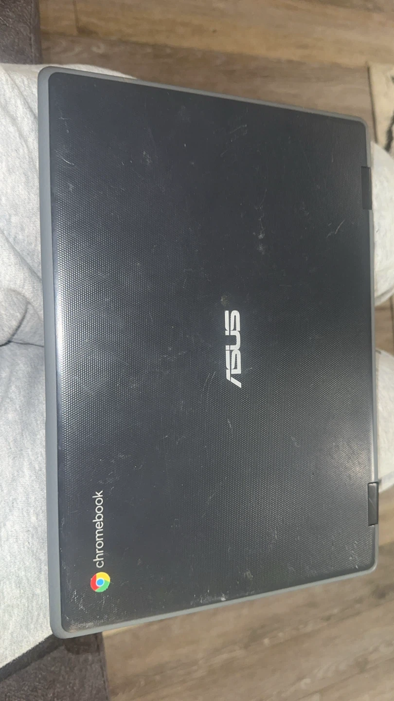 ASUS Chromebook works perfectly fine! For sale!!