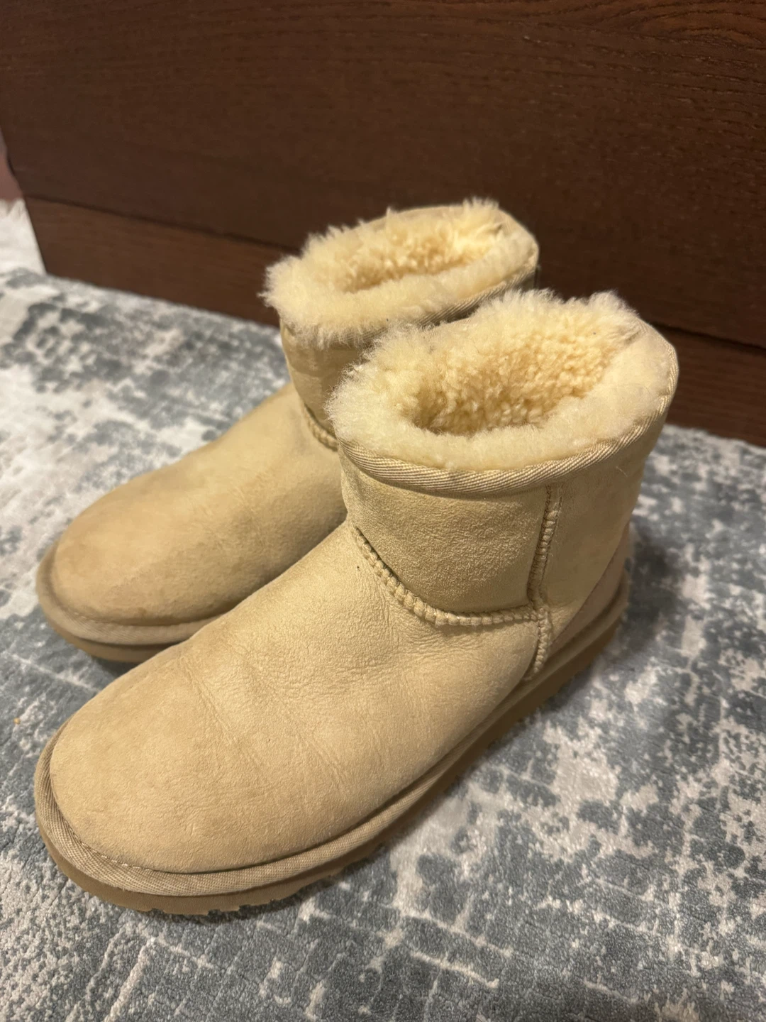 UGG Classic Mini Boots - Size 6