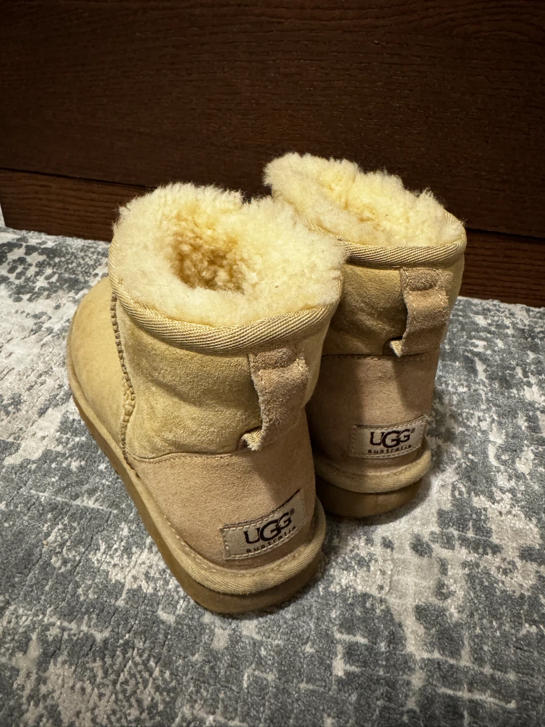 UGG Classic Mini Boots - Size 6 - photo 2
