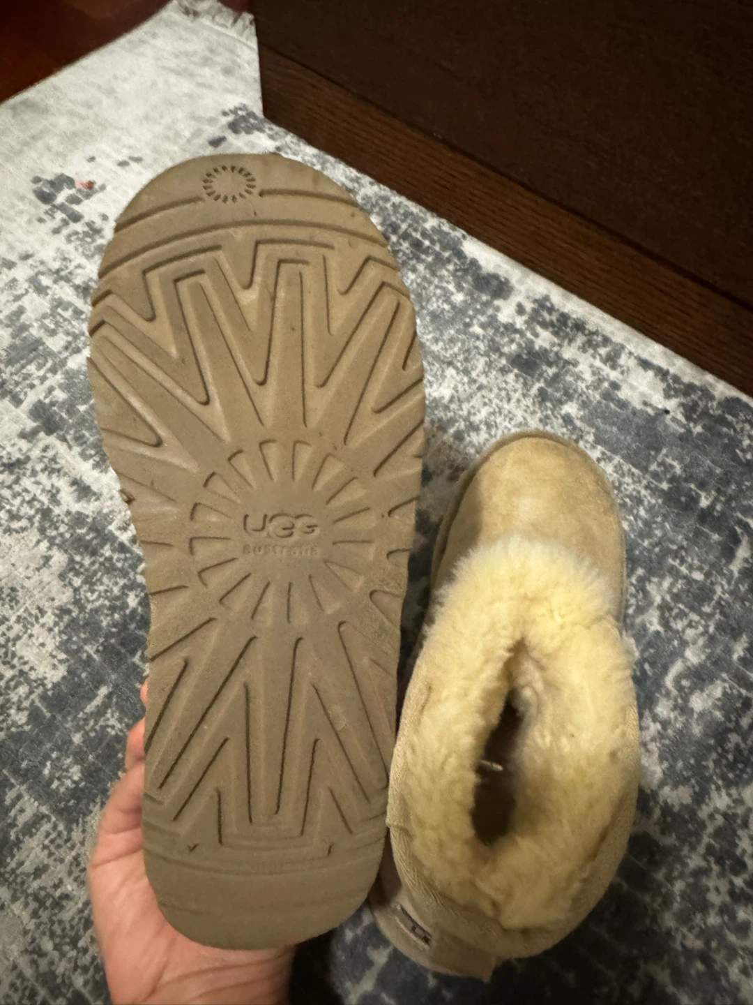 UGG Classic Mini Boots - Size 6 - photo 3