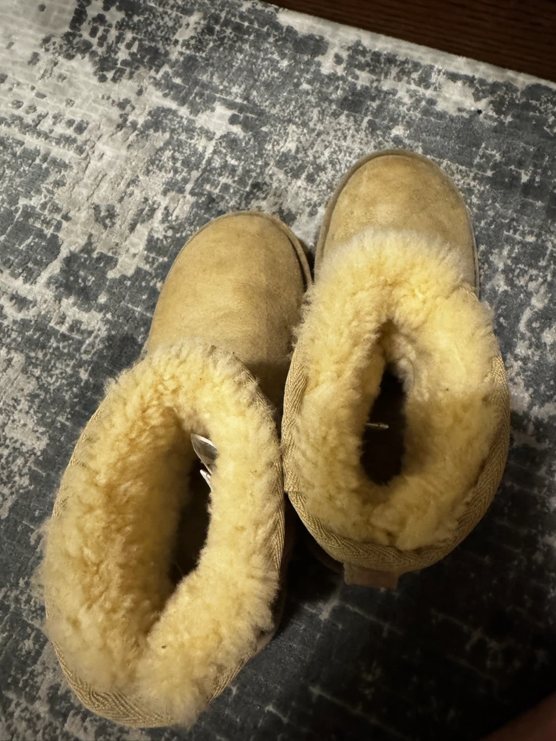UGG Classic Mini Boots - Size 6 - photo 4