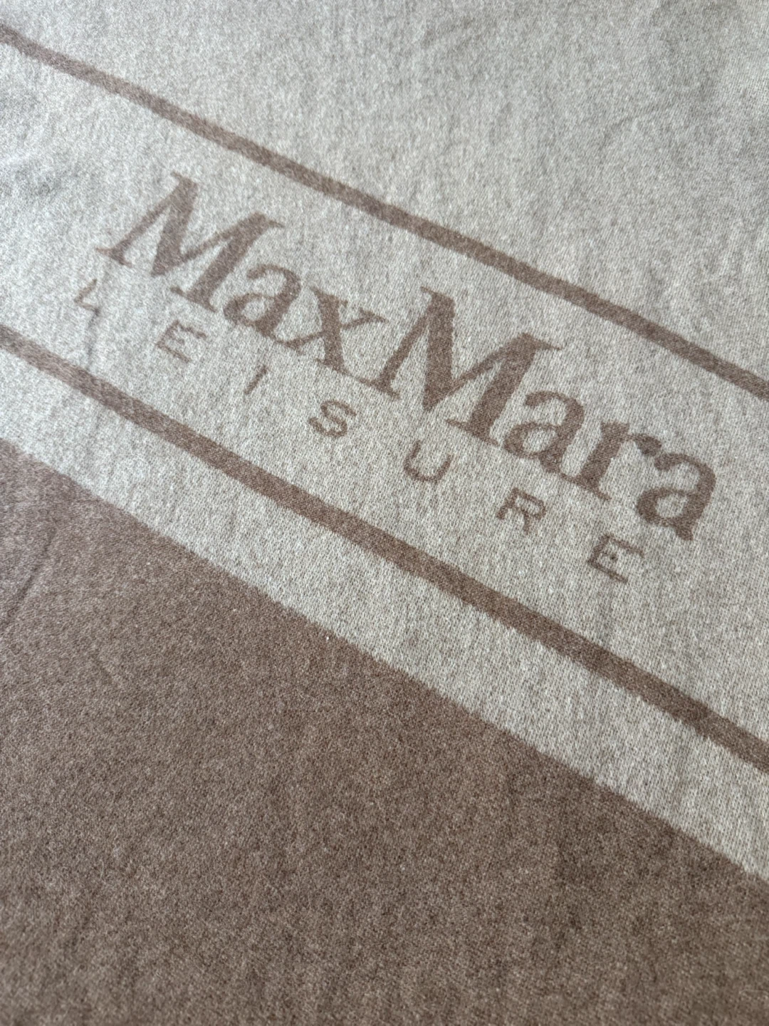 MaxMara Leisure Scarf wool Camel Italy - photo 2