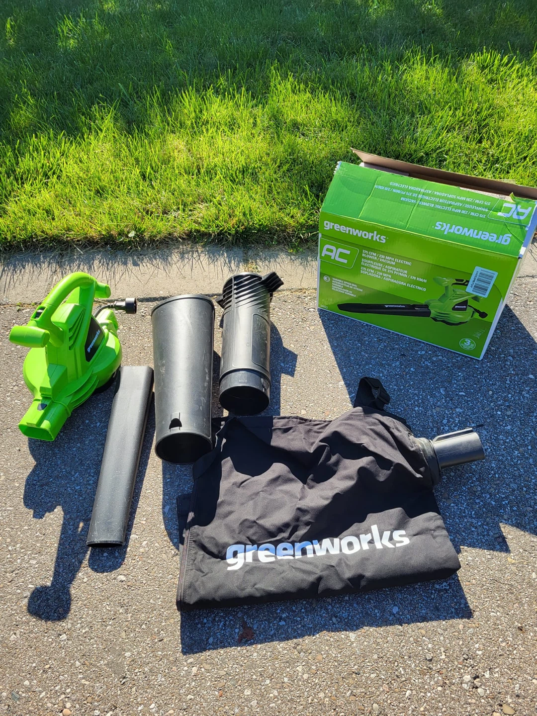 Greenworks Electric Leaf Blower Vacuum