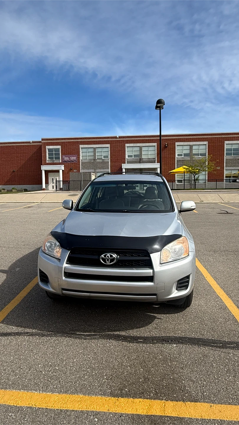 2012 Toyota RAV4 AWD — 276,500 km