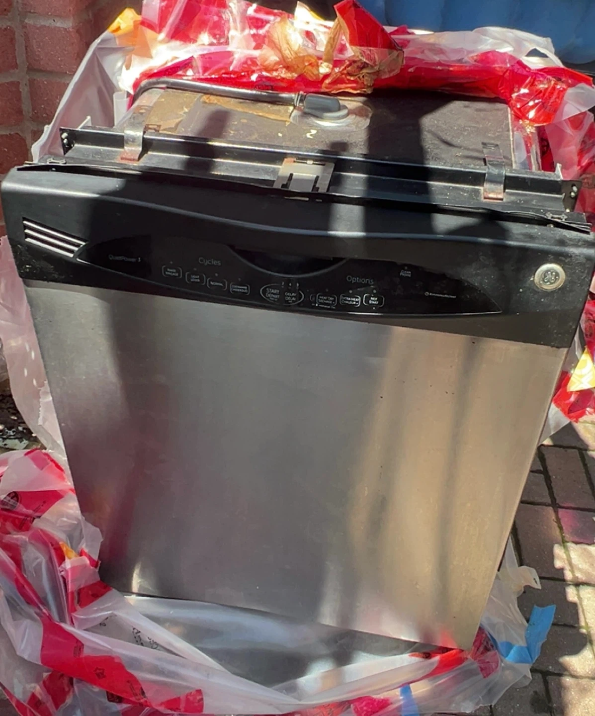 GE QuietPower 3 Dishwasher