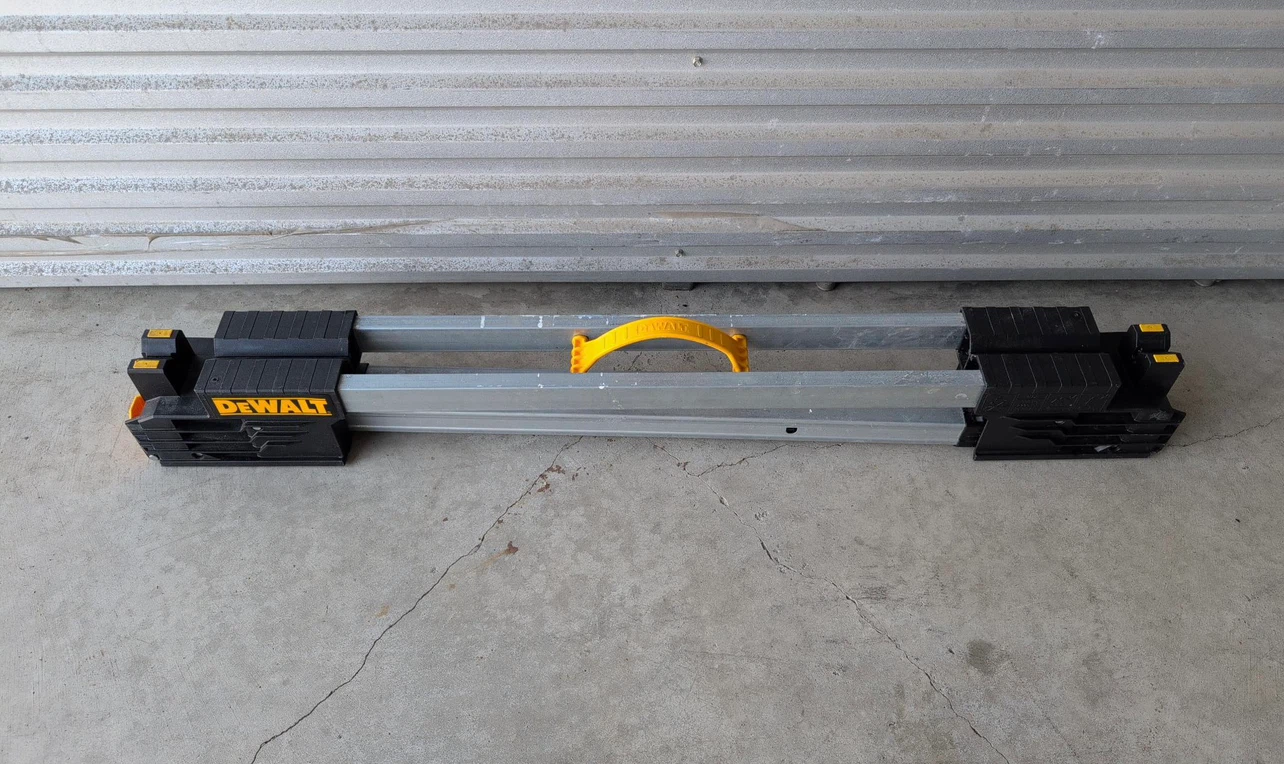 DeWalt Folding Sawhorse - photo 2