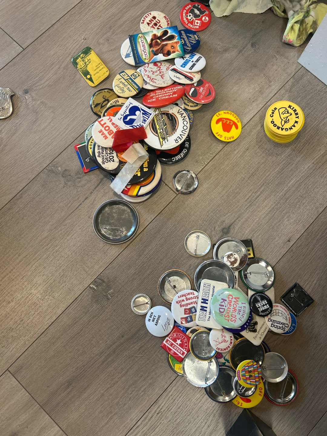 Large Collection of Vintage Canadian Pins and Buttons - photo 4