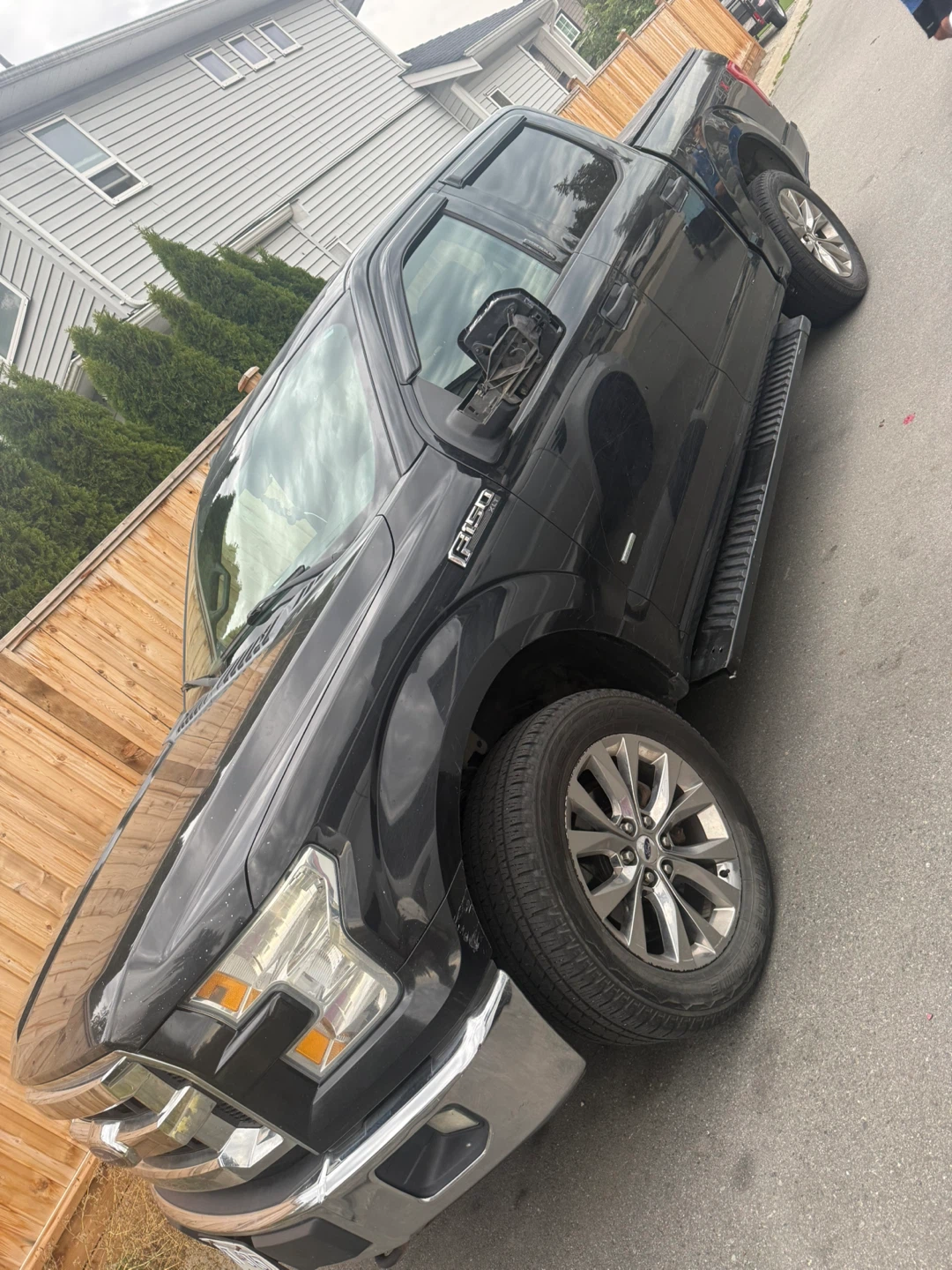 Ford F-150 XLT 4x4 Truck - photo 2