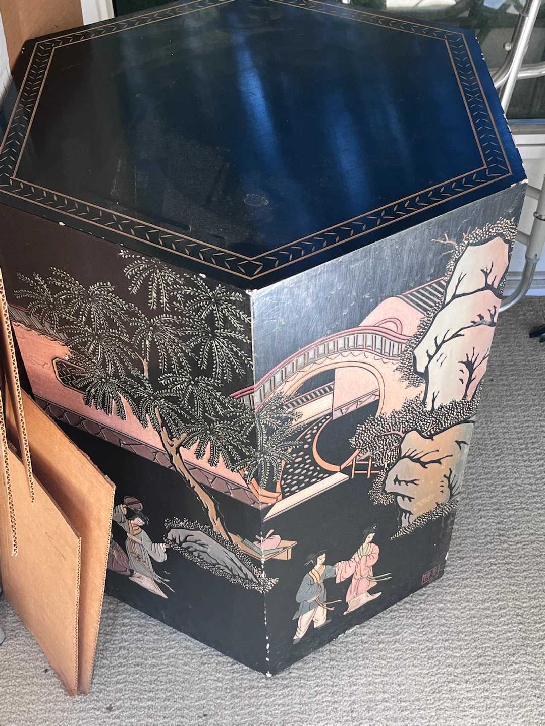 Black Lacquer Hexagonal Side Table - photo 2