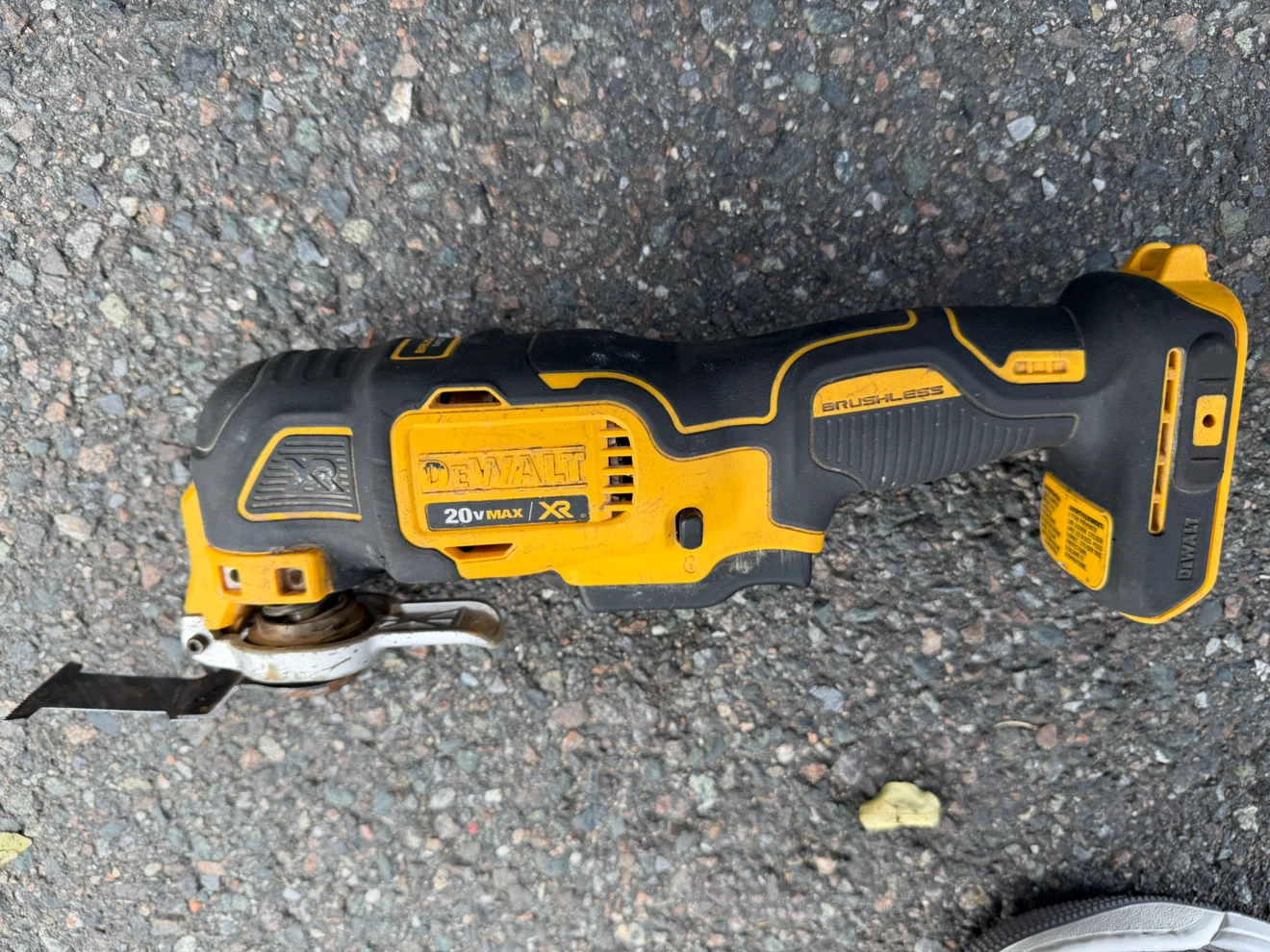 DEWALT 20V MAX XR Oscillating Multi-Tool