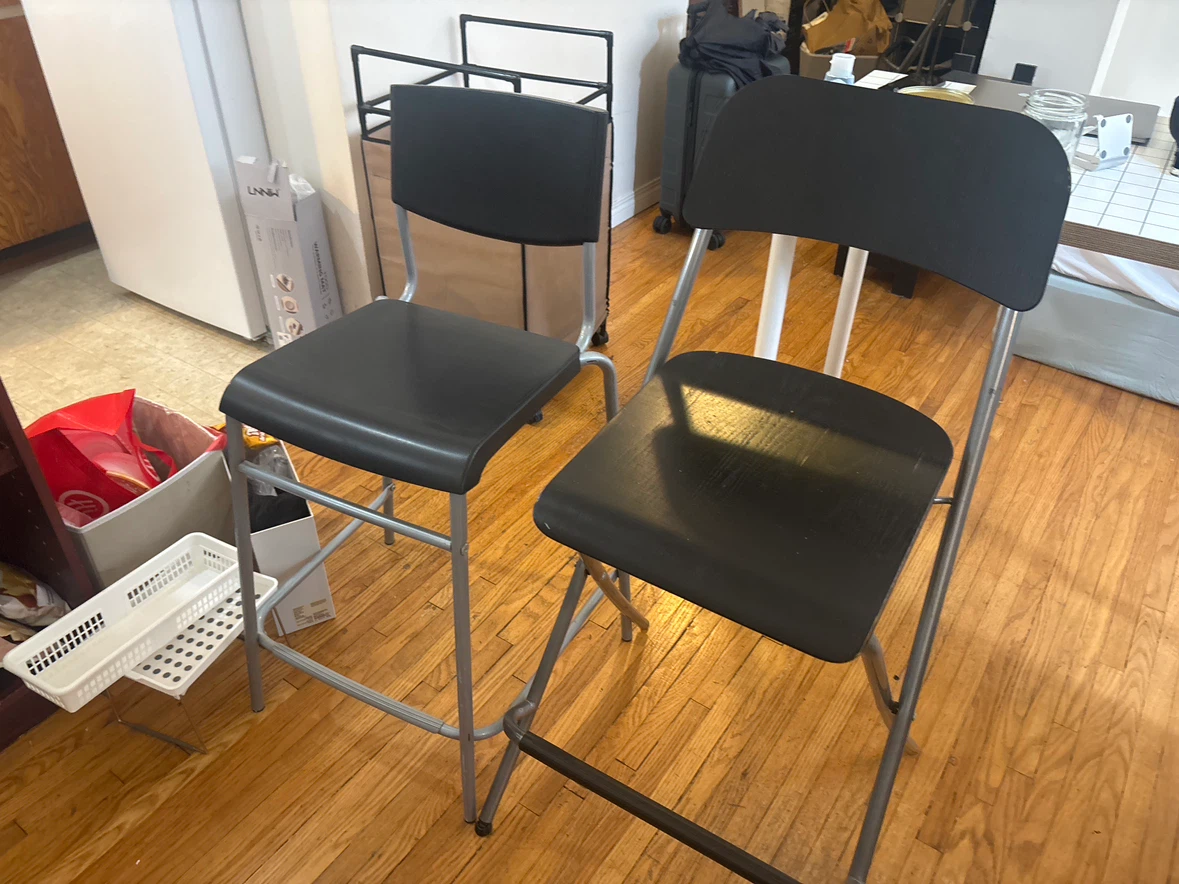 free chairs (left 3 )