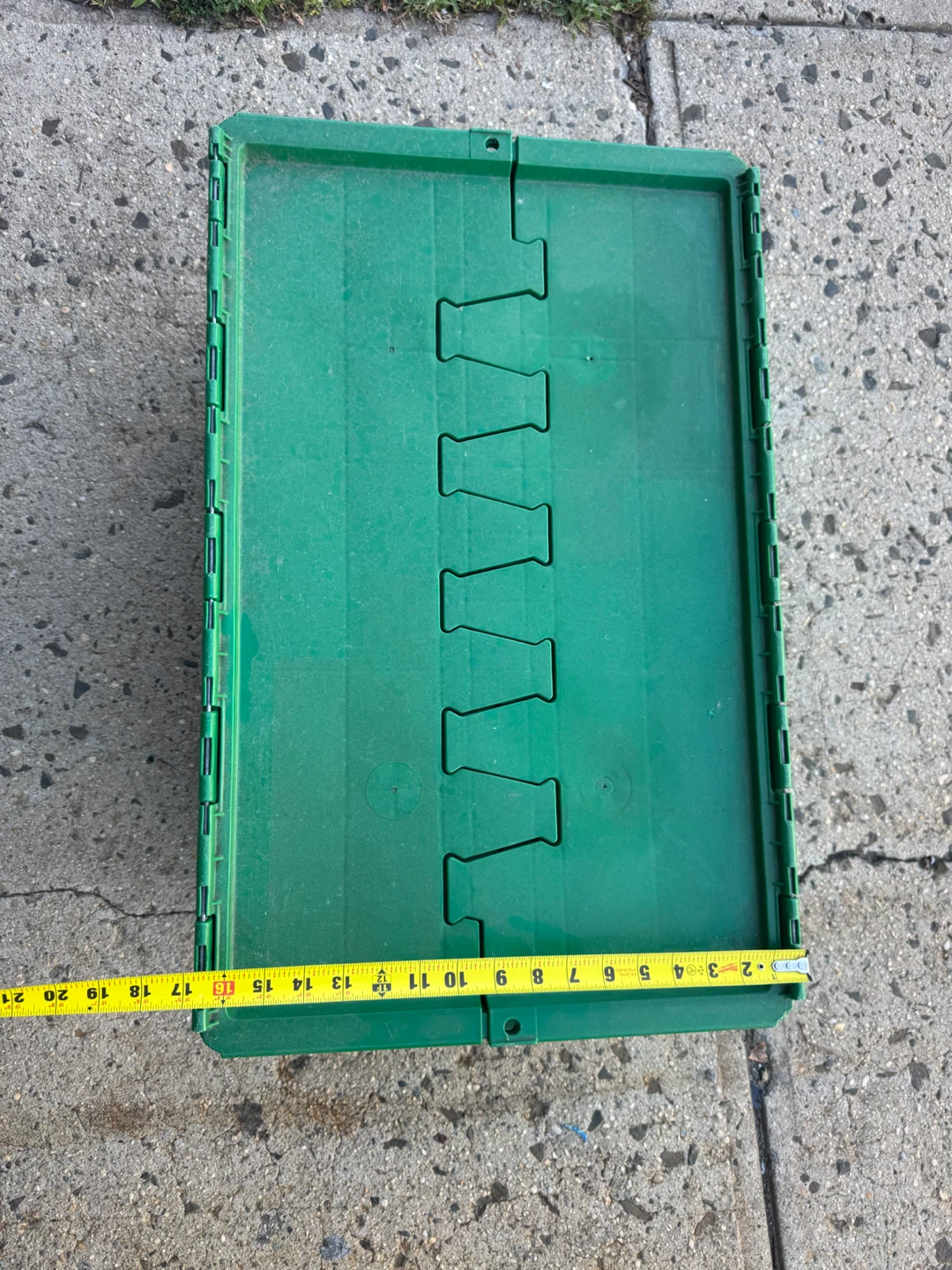 5-Green Plastic Attached Lid Storage Bin 27x17x12 - photo 2