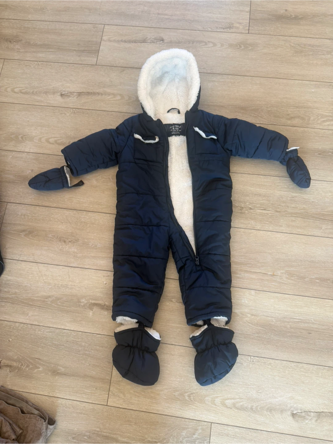 Joe Fresh Navy Snowsuit 6-12m - photo 2