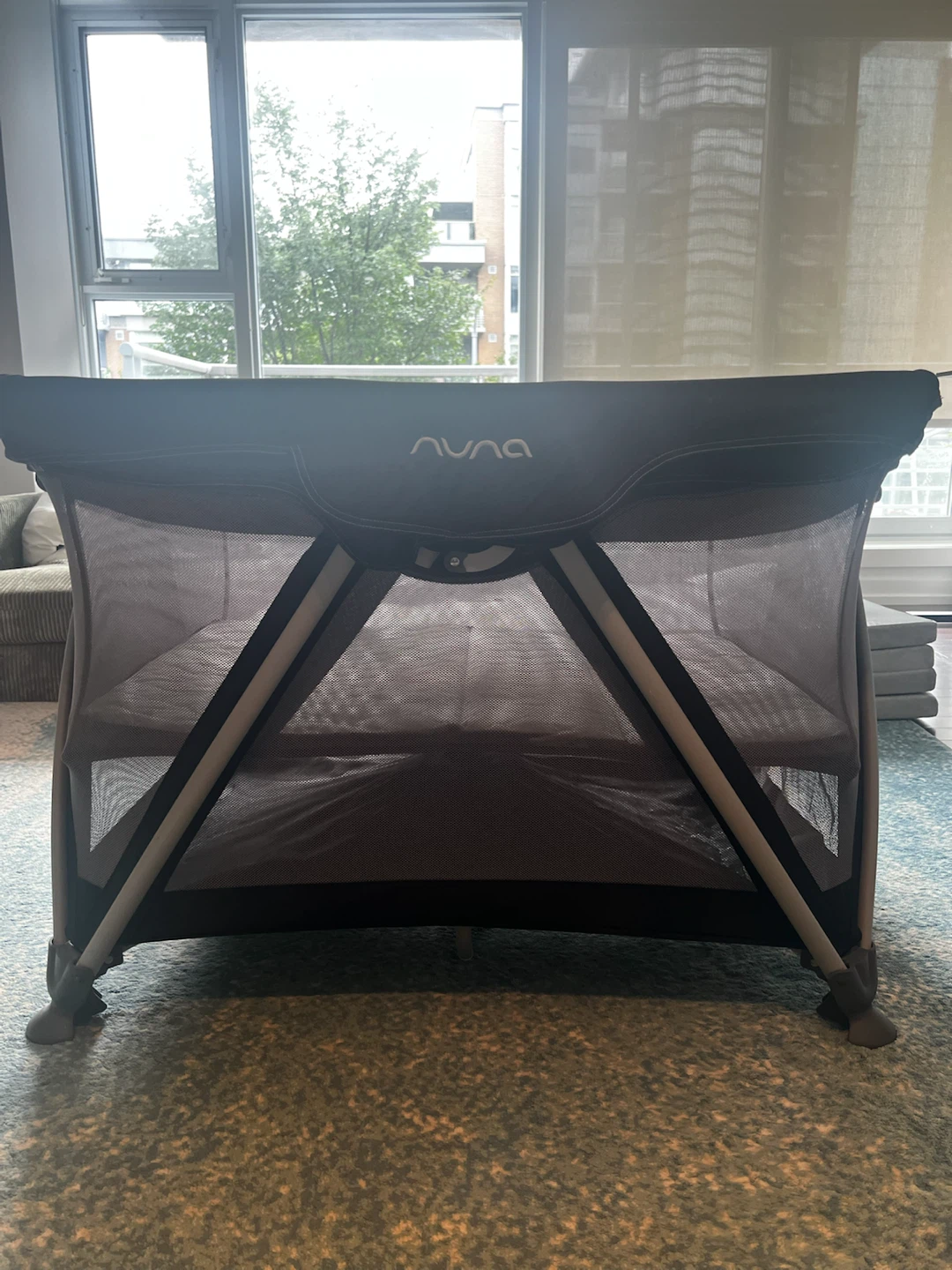 Nuna SENA Playard + Waterproof Sheet only used for 3 months - photo 3