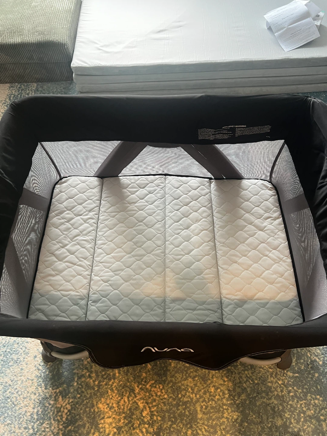 Nuna SENA Playard + Waterproof Sheet only used for 3 months - photo 5