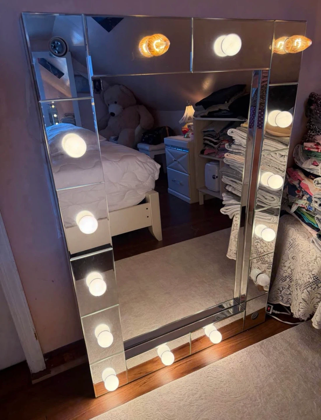 Hollywood Style Vanity Mirror with Lights
