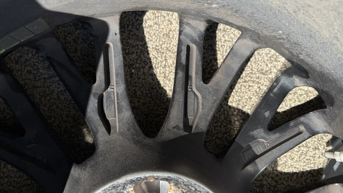 Black Alloy Vehicle Rim 18x8J - photo 3