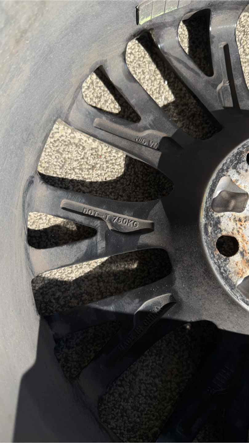 Black Alloy Vehicle Rim 18x8J - photo 5