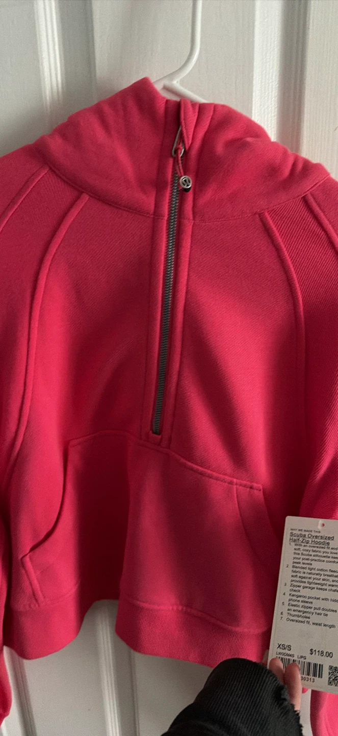 Lululemon scuba size Xs/s lipgloss tags on hoodie