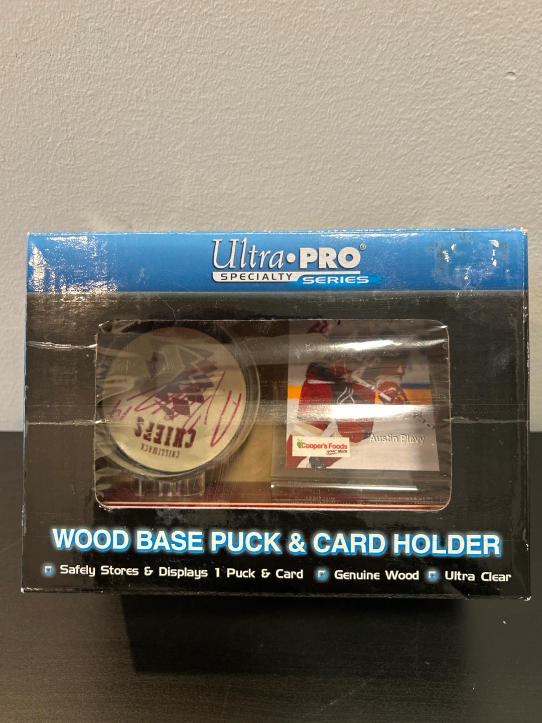 Ultra-PRO Wood Base Hockey Puck and Card Holder - photo 4