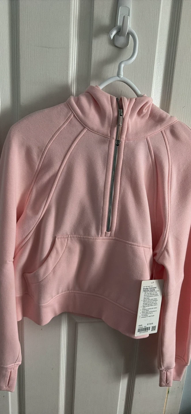 Lululemon scuba size Xs/s strawberry milkshake tags on hoodie