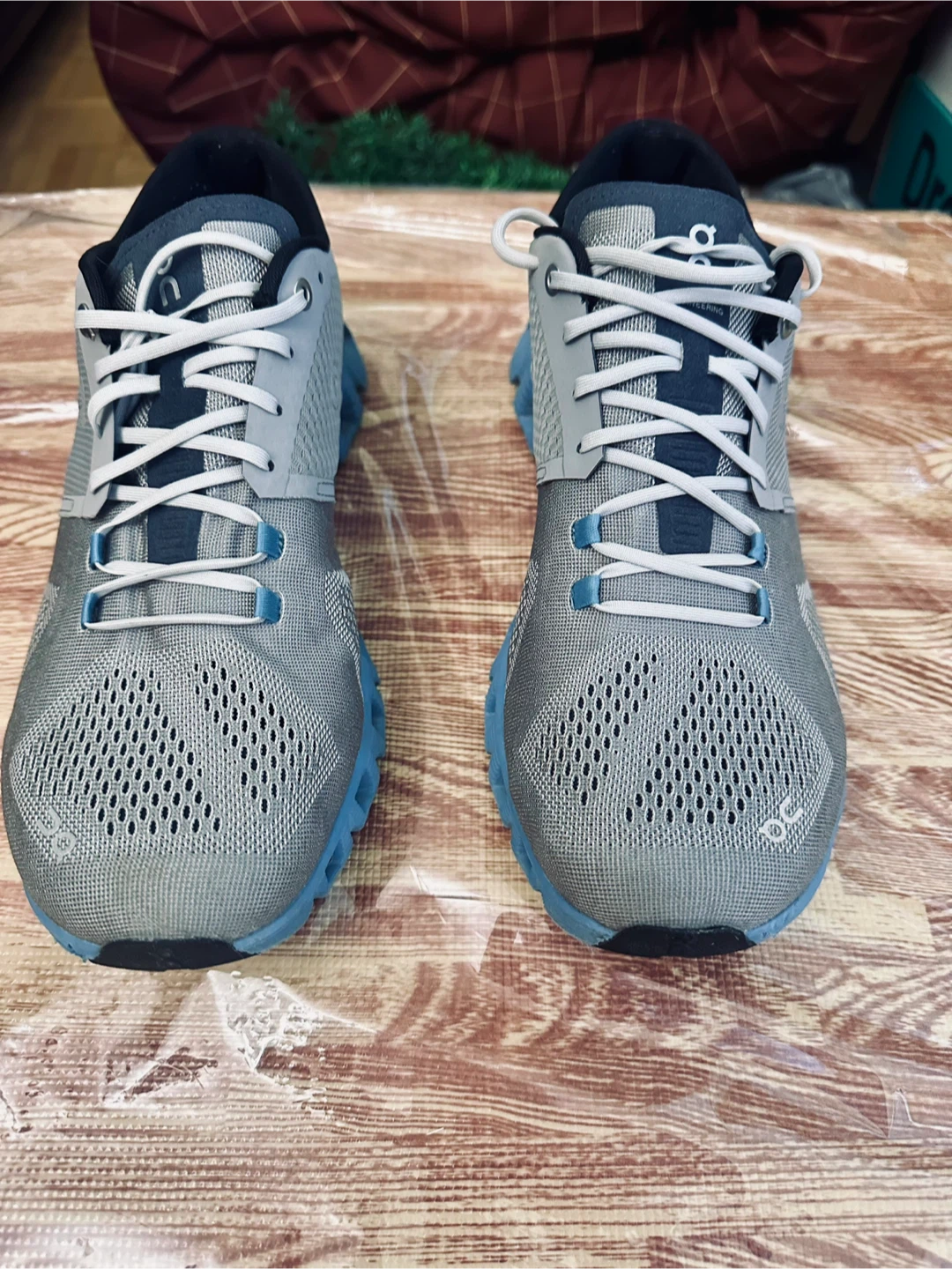 On Cloud Running Shoes Grey and Blue Size 9.5