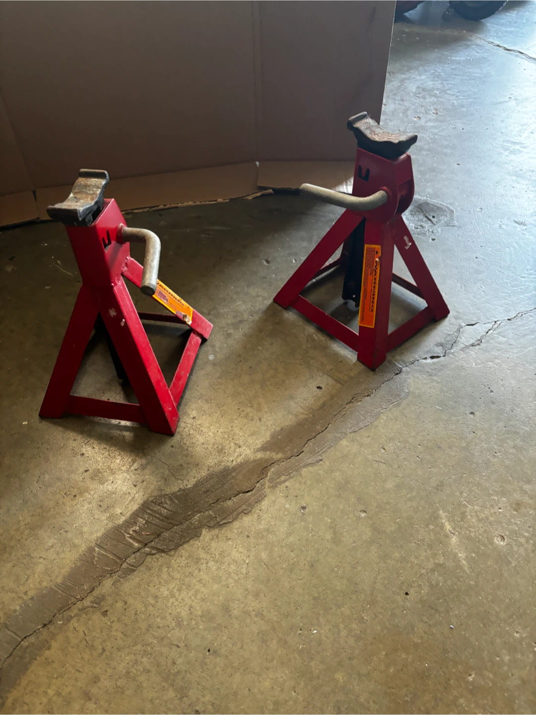 Pair of Red 3 ton Jack Stands