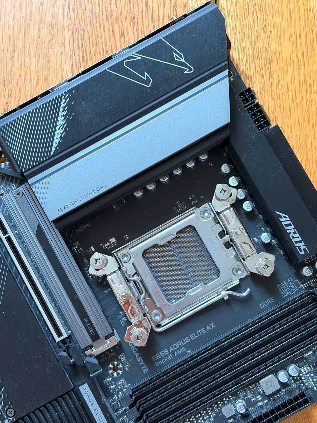 Gigabyte B650 AORUS ELITE AX Motherboard - photo 2
