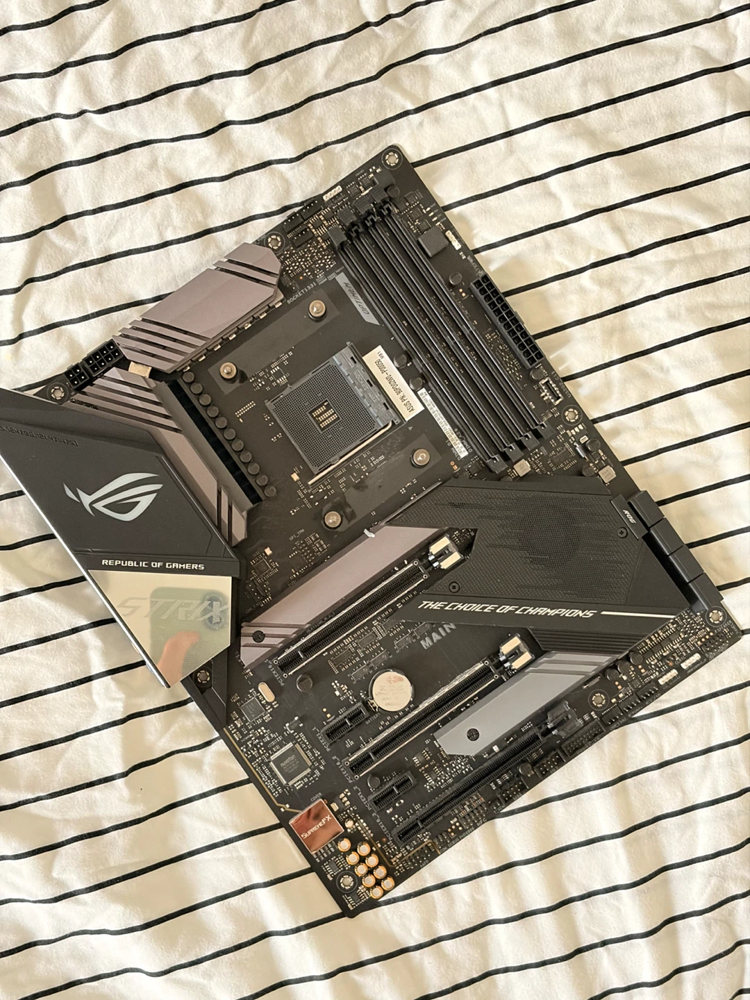 ASUS ROG Strix GA35DX Motherboard