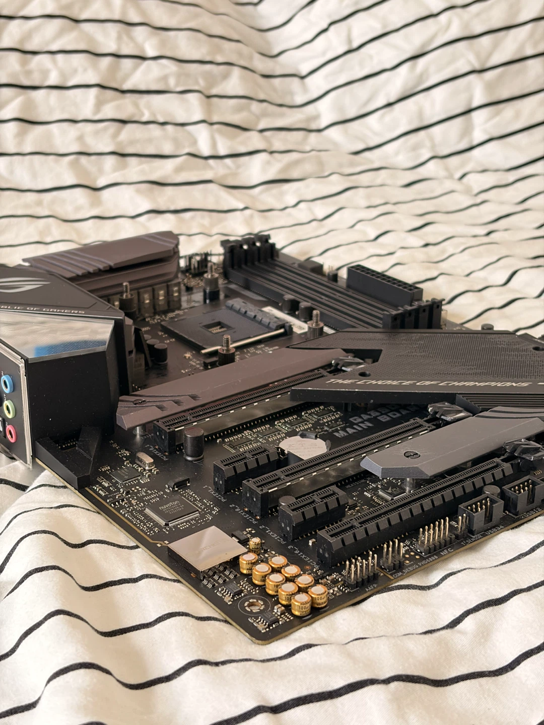 ASUS ROG Strix GA35DX Motherboard - photo 5