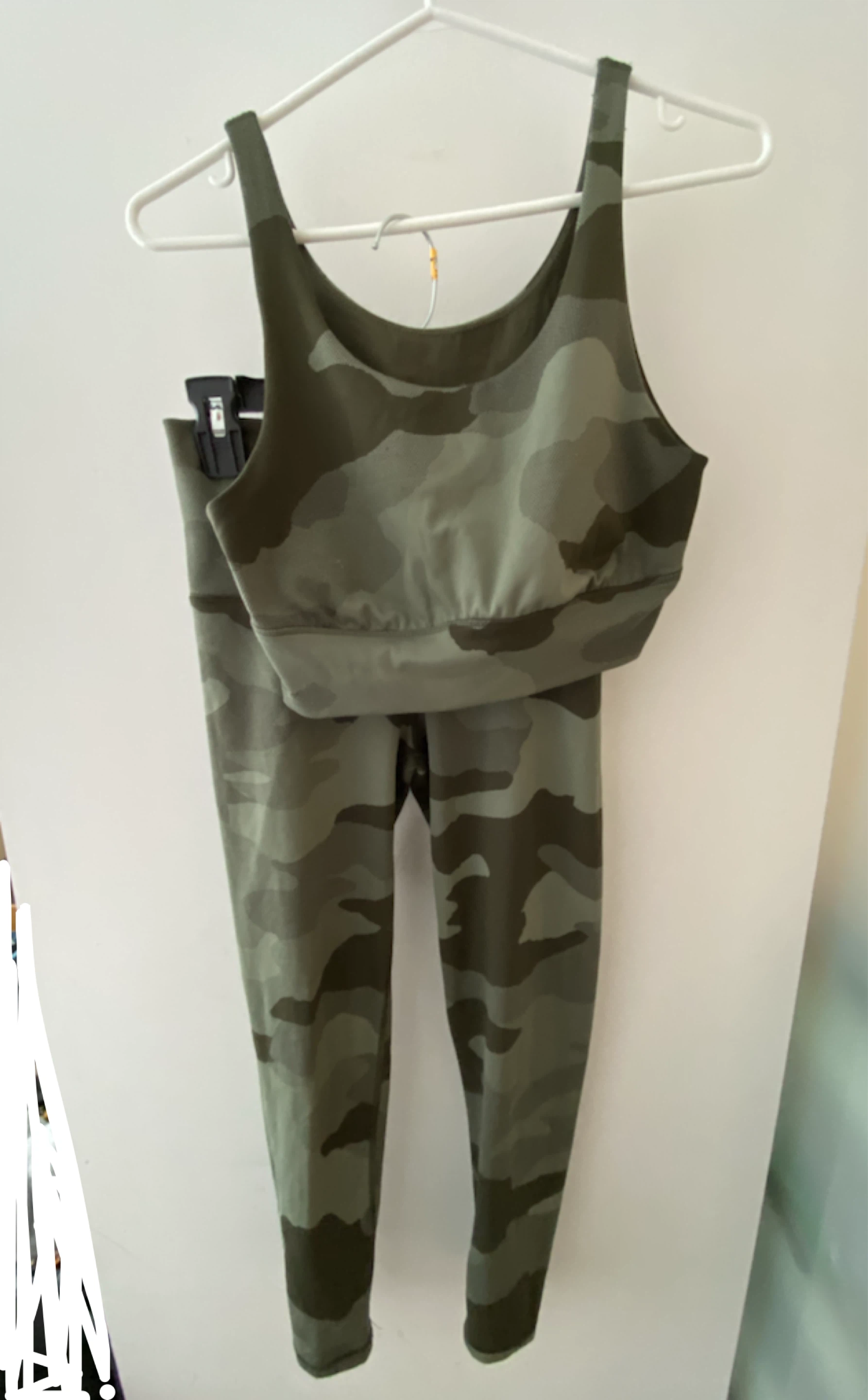 $10 Women’s Clothes - photo 4