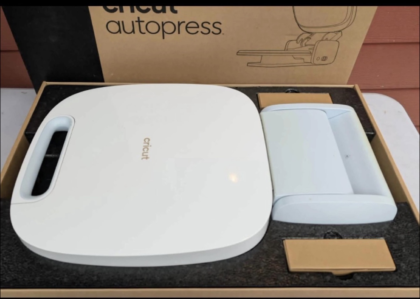 Cricut Autopress Heat Press Machine - photo 3