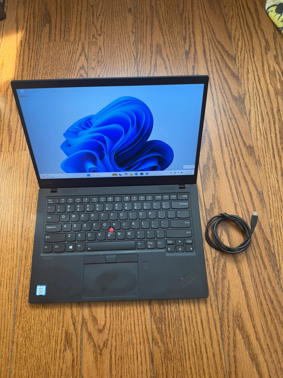 Lenovo X1 Gen 7 8GB RAM 256GB SSD Fully Functional windows 11