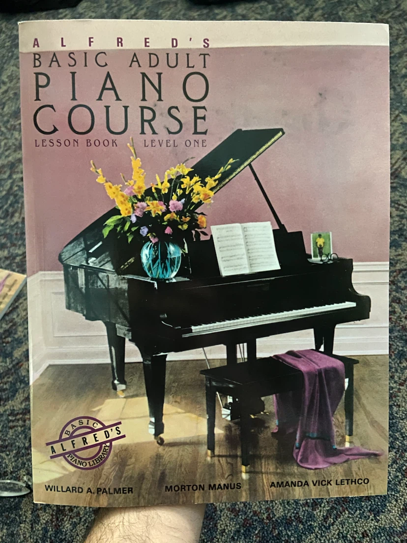 Alfred's Basic Adult Piano Course Lesson Book Level 1
