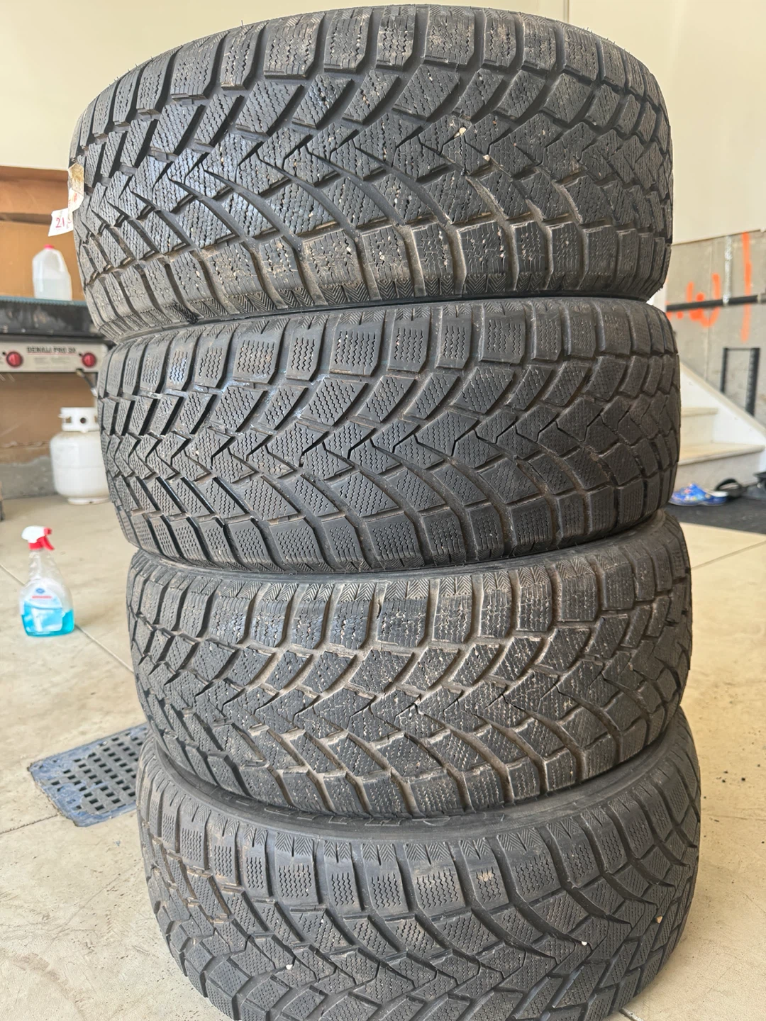 215/50R17 Winter Tires (Set of 4) – Haida HD617 (DOT 2524)