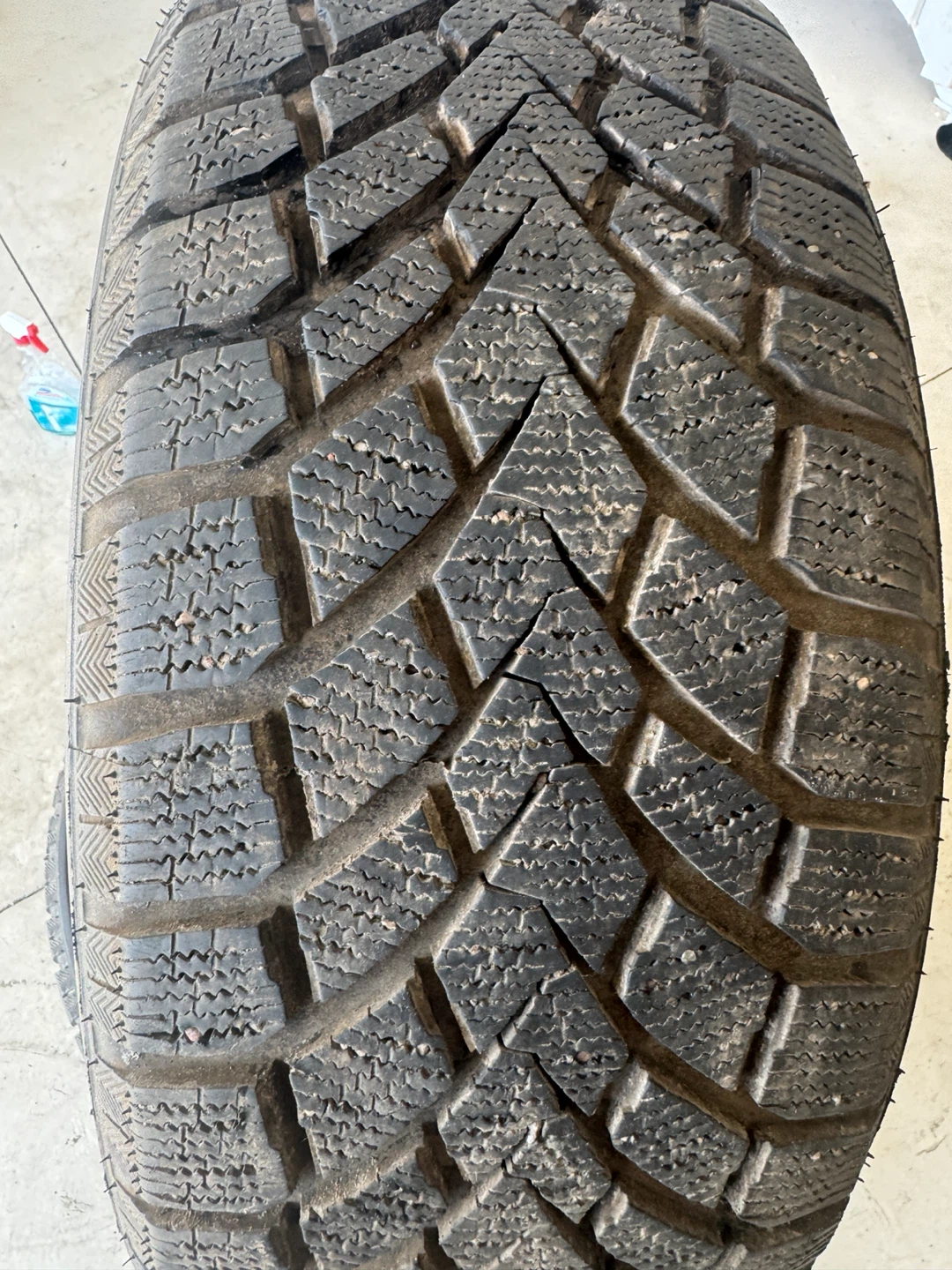 215/50R17 Winter Tires (Set of 4) – Haida HD617 (DOT 2524) - photo 3