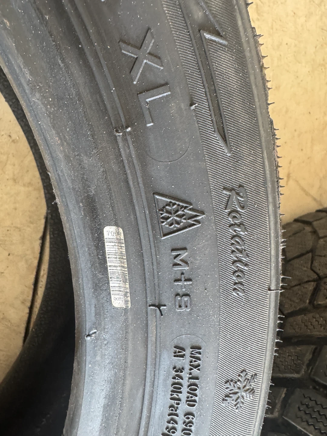 215/50R17 Winter Tires (Set of 4) – Haida HD617 (DOT 2524) - photo 5
